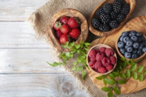 foods that lower your blood pressure - berries