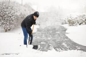 tips for shoveling snow with a heart condition